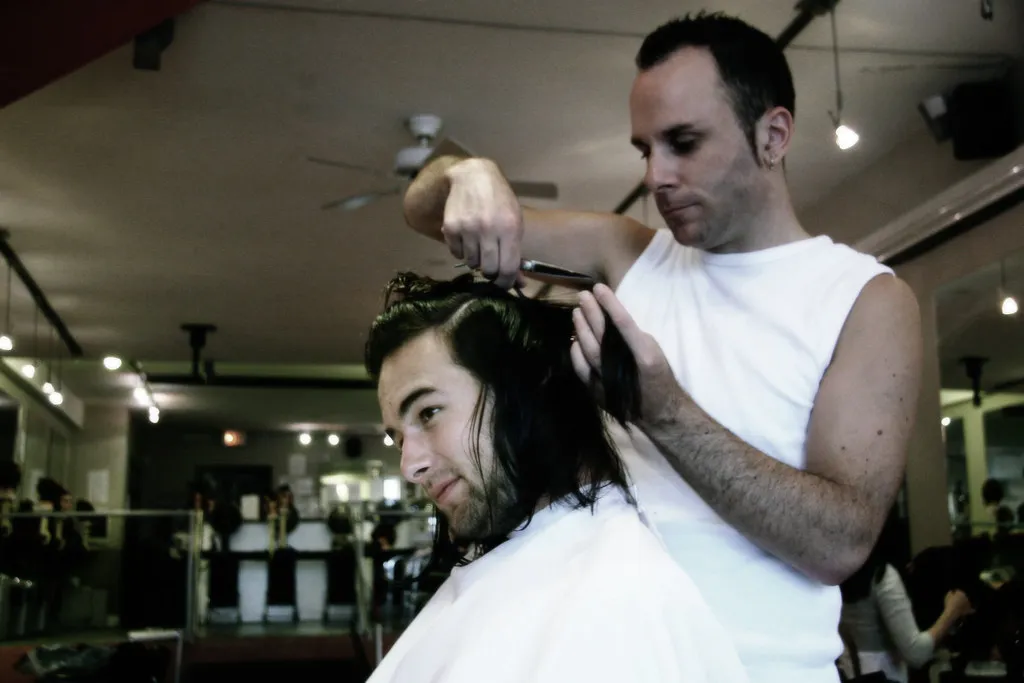 Capas largas: Corte a tijera. Look de muestra.
